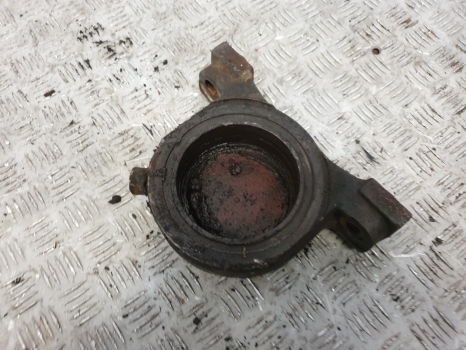 Claas Ares 700, 800 Series Pro Activ 836 Axle Support Bearing Bracket 6000103472 - Axle and parts for Farm tractor: picture 3 Claas Ares 700, 800 Series Pro Activ 836 Axle Support Bearing Bracket 6000103472 - Axle and parts for Farm tractor: picture 3
