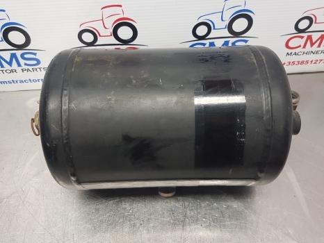 Claas Arion 640, 500, 600, Axion 900 Air Reservoir 0021653330, 0011210040 - Brake parts for Farm tractor: picture 1 Claas Arion 640, 500, 600, Axion 900 Air Reservoir 0021653330, 0011210040 - Brake parts for Farm tractor: picture 1