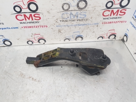 Claas Axos 310, 320, 330, 340 Parts Cab Door Hinge Lhs Top 0011377540; 11377540 - Door and parts for Farm tractor: picture 4 Claas Axos 310, 320, 330, 340 Parts Cab Door Hinge Lhs Top 0011377540; 11377540 - Door and parts for Farm tractor: picture 4