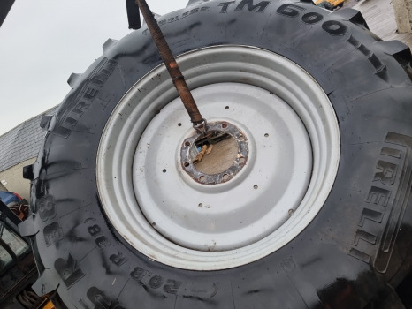 Deutz Agrotron M620, Deutz, Rear Wheels Pair 250x85x38 250x85x38 - Wheel and tire package: picture 5 Deutz Agrotron M620, Deutz, Rear Wheels Pair 250x85x38 250x85x38 - Wheel and tire package: picture 5