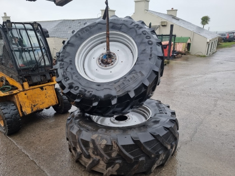 Deutz Agrotron M620, Deutz, Rear Wheels Pair 250x85x38 250x85x38 - Wheel and tire package: picture 1 Deutz Agrotron M620, Deutz, Rear Wheels Pair 250x85x38 250x85x38 - Wheel and tire package: picture 1