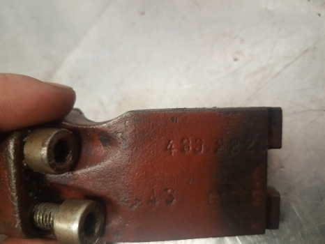 Deutz Dx110, Dx4.10, Dx4.10, Dx4.70, Dx6.05 Control Fork 04332227, 04343882 - Transmission for Farm tractor: picture 2 Deutz Dx110, Dx4.10, Dx4.10, Dx4.70, Dx6.05 Control Fork 04332227, 04343882 - Transmission for Farm tractor: picture 2