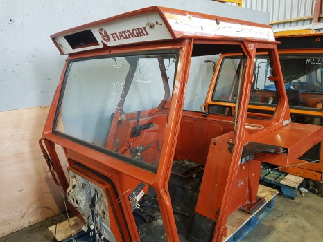 Fiat 115-90, 130-90, 140-90, 160-90, 180-90 Cs22 Comfort Cab N28 - Cab: picture 2 Fiat 115-90, 130-90, 140-90, 160-90, 180-90 Cs22 Comfort Cab N28 - Cab: picture 2