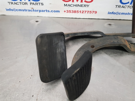 Fiat 140-90, 90-90, 115-90, Brake Pedals Pair 5110643, 5110653 - Brake parts for Agricultural machinery: picture 3 Fiat 140-90, 90-90, 115-90, Brake Pedals Pair 5110643, 5110653 - Brake parts for Agricultural machinery: picture 3