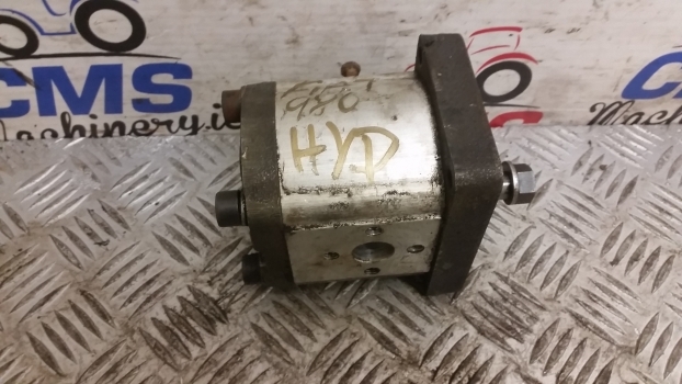 Fiat 980 Hydraulic Power Steering Pump 87569205, 5179722, 5129481, 44900839 - Steering pump for Farm tractor: picture 1 Fiat 980 Hydraulic Power Steering Pump 87569205, 5179722, 5129481, 44900839 - Steering pump for Farm tractor: picture 1