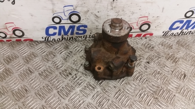 Fiat Ford 30, 10s, 35, F, F Dt F130, F120, F110, F140 Water Pump 98497117 - Coolant pump for Farm tractor: picture 1 Fiat Ford 30, 10s, 35, F, F Dt F130, F120, F110, F140 Water Pump 98497117 - Coolant pump for Farm tractor: picture 1