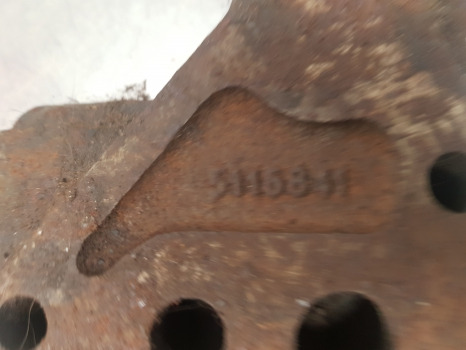 Fiat Ford 35, 90 Series 90-90 Hydraulic Spool Valve Cover 5116841 - Hydraulics: picture 4 Fiat Ford 35, 90 Series 90-90 Hydraulic Spool Valve Cover 5116841 - Hydraulics: picture 4