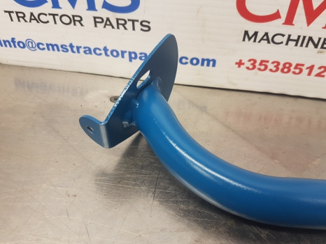 Ford 1000, 600 Series, 4000, 4600 Side Marker Lamp Bracket 83908712 - Lights/ Lighting: picture 3 Ford 1000, 600 Series, 4000, 4600 Side Marker Lamp Bracket 83908712 - Lights/ Lighting: picture 3