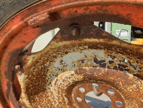 Ford 13.6 R38 Wheel - Wheel and tire package for Farm tractor: picture 1 Ford 13.6 R38 Wheel - Wheel and tire package for Farm tractor: picture 1