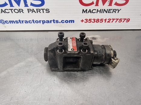 Ford 4630, 30 Series, Hydraulic Valve K3660623852, K3660623851, 83990462 - Hydraulics: picture 1 Ford 4630, 30 Series, Hydraulic Valve K3660623852, K3660623851, 83990462 - Hydraulics: picture 1