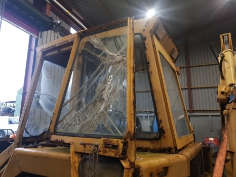 Ford 550 Cab Complete - Cab for Backhoe loader: picture 4 Ford 550 Cab Complete - Cab for Backhoe loader: picture 4