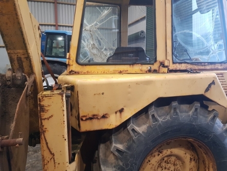 Ford 550 Cab Complete - Cab for Backhoe loader: picture 2 Ford 550 Cab Complete - Cab for Backhoe loader: picture 2