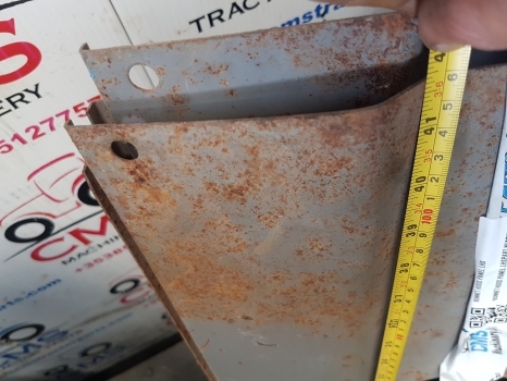 Ford 6610 Bonnet Hood Panel Lhs C7nn16626g, C5nn566af, C5nn16626am, 81815949 - Hood for Farm tractor: picture 5 Ford 6610 Bonnet Hood Panel Lhs C7nn16626g, C5nn566af, C5nn16626am, 81815949 - Hood for Farm tractor: picture 5