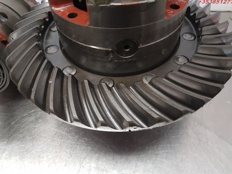 Ford 7600, 10, 100 Rear Bevel Gear Differential E0nn4209ca, E0nn4610da, 83927041 - Differential gear for Farm tractor: picture 4 Ford 7600, 10, 100 Rear Bevel Gear Differential E0nn4209ca, E0nn4610da, 83927041 - Differential gear for Farm tractor: picture 4