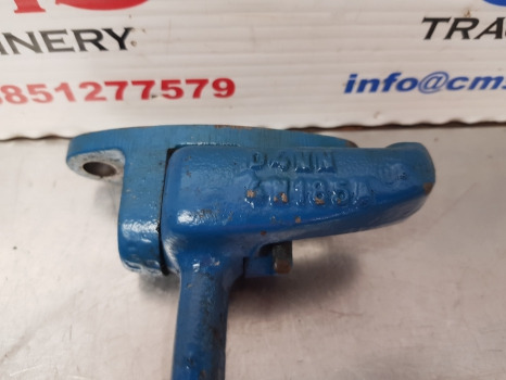 Ford 7610, 7600, 5600, 7810 Differential Lock Arm D4nn4n185a, D9nn4n184aa - Rear axle: picture 2 Ford 7610, 7600, 5600, 7810 Differential Lock Arm D4nn4n185a, D9nn4n184aa - Rear axle: picture 2