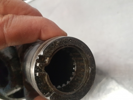 Ford 7710, 6710, Apl345, 350 Front Axle Fwd Drive Yoke Joint Zp7029310403 - Front axle for Farm tractor: picture 4 Ford 7710, 6710, Apl345, 350 Front Axle Fwd Drive Yoke Joint Zp7029310403 - Front axle for Farm tractor: picture 4