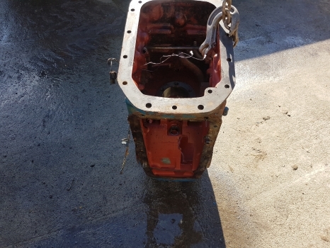 Ford 7840, 8240, 40, Ts Series Rear Housing E9nn4024hd, E9nn4032hc, 81872943 - Rear axle for Farm tractor: picture 2 Ford 7840, 8240, 40, Ts Series Rear Housing E9nn4024hd, E9nn4032hc, 81872943 - Rear axle for Farm tractor: picture 2