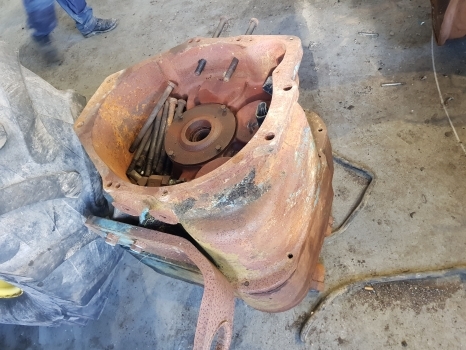 Ford 8530, 8630, 8730, 8830 Transmission Housing Powershift 81867871, F0nn7003ba - Gearbox for Farm tractor: picture 4 Ford 8530, 8630, 8730, 8830 Transmission Housing Powershift 81867871, F0nn7003ba - Gearbox for Farm tractor: picture 4