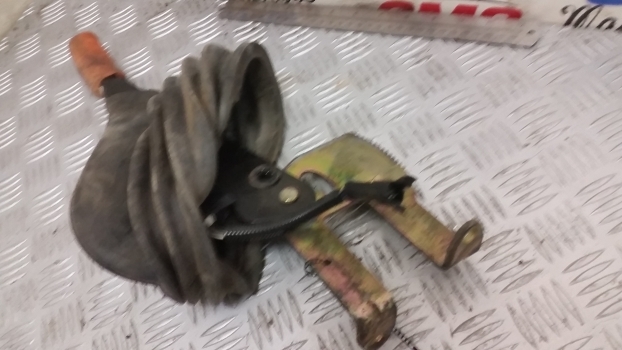 Ford Hand Brake Lever Assembly (with Cover And Switch 84142375) 83926761 - Brake parts for Farm tractor: picture 2 Ford Hand Brake Lever Assembly (with Cover And Switch 84142375) 83926761 - Brake parts for Farm tractor: picture 2