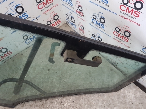 Ford New Holland 40, 60, Ts 8340 Cab Door Rhs 82002446, 82006664, 82000367 - Door and parts: picture 4 Ford New Holland 40, 60, Ts 8340 Cab Door Rhs 82002446, 82006664, 82000367 - Door and parts: picture 4