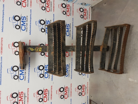 Ford New Holland 40, Ts Series, 5640, 8240 Foot Step Lhs 82007896, 82007892 - Footstep for Agricultural machinery: picture 2 Ford New Holland 40, Ts Series, 5640, 8240 Foot Step Lhs 82007896, 82007892 - Footstep for Agricultural machinery: picture 2