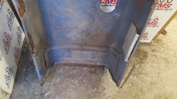 Ford New Holland Ts110, Ts80, Ts90, Ts90e, Ts100 Engine Hood, Bonnet 82013030 - Hood for Farm tractor: picture 5 Ford New Holland Ts110, Ts80, Ts90, Ts90e, Ts100 Engine Hood, Bonnet 82013030 - Hood for Farm tractor: picture 5