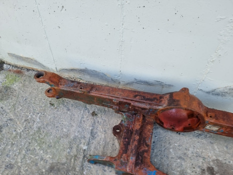 Ford Tw 10 Tw 20 Apl3052, Front Axle Housing Zp1927693, 81927693 - Front axle: picture 3 Ford Tw 10 Tw 20 Apl3052, Front Axle Housing Zp1927693, 81927693 - Front axle: picture 3
