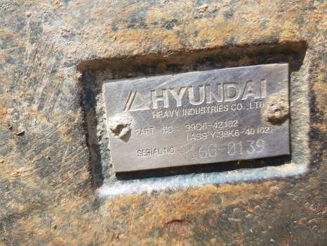 Hyundai Hx220l, Hx220nl Drive Motor Unit 39k6-42102, 39k6-40101, 39k6-41100 - Hydraulics: picture 4 Hyundai Hx220l, Hx220nl Drive Motor Unit 39k6-42102, 39k6-40101, 39k6-41100 - Hydraulics: picture 4