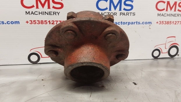 International 2wd Hub 67527c91 , 67527c92 - Wheel hub for Farm tractor: picture 4 International 2wd Hub 67527c91 , 67527c92 - Wheel hub for Farm tractor: picture 4
