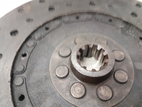 John Deere 1830, 2030, 3030, 3130 Clutch Disc Al30452, Al23097, Al120015 - Clutch disc for Farm tractor: picture 3 John Deere 1830, 2030, 3030, 3130 Clutch Disc Al30452, Al23097, Al120015 - Clutch disc for Farm tractor: picture 3