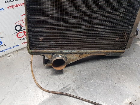 John Deere 3130, 3030, 2840, 3120 Engine Water Cooling Radiator At26474, Al24115 - Radiator: picture 2 John Deere 3130, 3030, 2840, 3120 Engine Water Cooling Radiator At26474, Al24115 - Radiator: picture 2