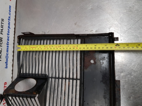 John Deere 3150, 3050, 3350, 2955, 3255, Engine Side Grille Rh L63527 - Grill: picture 5 John Deere 3150, 3050, 3350, 2955, 3255, Engine Side Grille Rh L63527 - Grill: picture 5