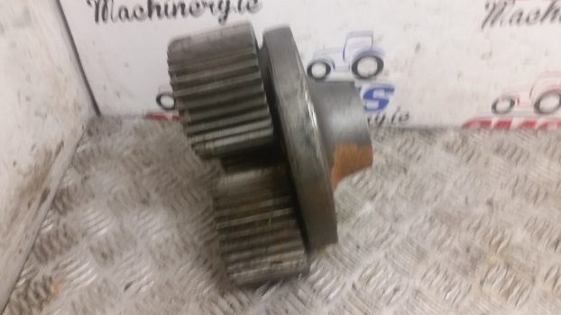 John Deere 5820 Plannet Pinion Carrier Assembly L171757, L158672, L113164 - Transmission for Farm tractor: picture 4 John Deere 5820 Plannet Pinion Carrier Assembly L171757, L158672, L113164 - Transmission for Farm tractor: picture 4