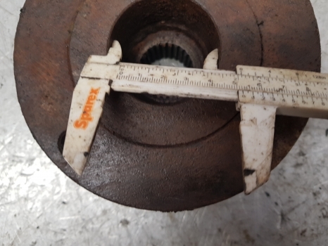 John Deere 6000 Series Zf 6400 Parts Front Axle Input Flange 4475305075, L100159 - Front axle for Agricultural machinery: picture 5 John Deere 6000 Series Zf 6400 Parts Front Axle Input Flange 4475305075, L100159 - Front axle for Agricultural machinery: picture 5