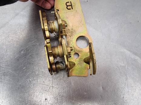 John Deere 6135r, 6r Series, Cab Door Locker Lh For Parts, Al224084 - Door and parts: picture 5 John Deere 6135r, 6r Series, Cab Door Locker Lh For Parts, Al224084 - Door and parts: picture 5