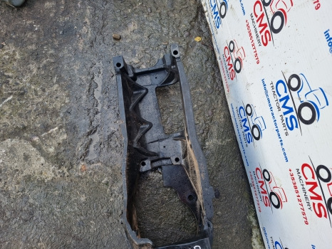 John Deere 6145r, 6m, 6r Series, Exhaust Carrier Bracket L213285 - Exhaust system: picture 5 John Deere 6145r, 6m, 6r Series, Exhaust Carrier Bracket L213285 - Exhaust system: picture 5