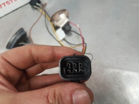 John Deere 6145r, 6r Series, Cab Interior Lights Al154760, Al205771 - Lights/ Lighting: picture 2 John Deere 6145r, 6r Series, Cab Interior Lights Al154760, Al205771 - Lights/ Lighting: picture 2