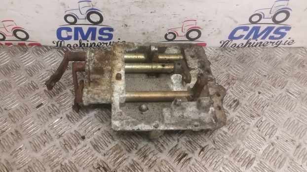 John Deere 6400, 6300, 6510, 6610, Se6210 Shift Gearbox Cover L76182, L101207 - Gearbox and parts for Farm tractor: picture 4 John Deere 6400, 6300, 6510, 6610, Se6210 Shift Gearbox Cover L76182, L101207 - Gearbox and parts for Farm tractor: picture 4