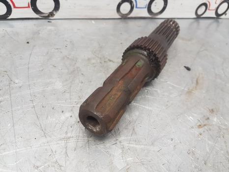 John Deere Se6200, 7800, 7400, 6100, 6200, 7700, 6900 Pto Output Shaft L110178 - Transmission: picture 3 John Deere Se6200, 7800, 7400, 6100, 6200, 7700, 6900 Pto Output Shaft L110178 - Transmission: picture 3
