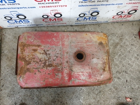 Massey Ferguson 135 Solid Original Fuel Tank 897401m91, 897390m91, 897390m91 - Fuel tank for Farm tractor: picture 2 Massey Ferguson 135 Solid Original Fuel Tank 897401m91, 897390m91, 897390m91 - Fuel tank for Farm tractor: picture 2
