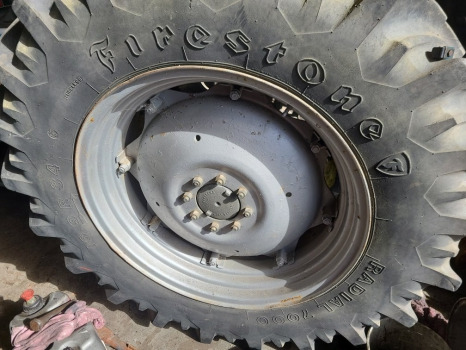 Massey Ferguson 265, 275, 290, 298 Rear Wheel And Tyre 16.9r34 - Wheel and tire package: picture 5 Massey Ferguson 265, 275, 290, 298 Rear Wheel And Tyre 16.9r34 - Wheel and tire package: picture 5