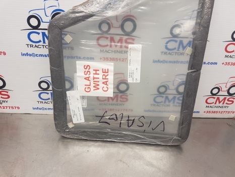 Massey Ferguson 300, 342, 352, 355, 390, 399 Glass Door Lh/rh 3476160m1 - Window and parts for Farm tractor: picture 2 Massey Ferguson 300, 342, 352, 355, 390, 399 Glass Door Lh/rh 3476160m1 - Window and parts for Farm tractor: picture 2