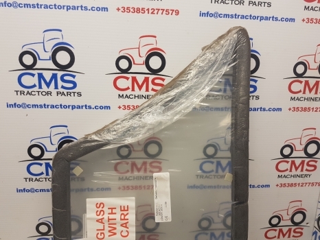 Massey Ferguson 300, 342, 352, 355, 390, 399 Glass Door Lh/rh 3476160m1 - Window and parts for Farm tractor: picture 3 Massey Ferguson 300, 342, 352, 355, 390, 399 Glass Door Lh/rh 3476160m1 - Window and parts for Farm tractor: picture 3