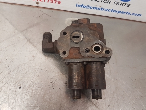 Massey Ferguson 5455 Hydraulic Pressure Valve Body 3794879m3 - Hydraulic valve for Farm tractor: picture 3 Massey Ferguson 5455 Hydraulic Pressure Valve Body 3794879m3 - Hydraulic valve for Farm tractor: picture 3