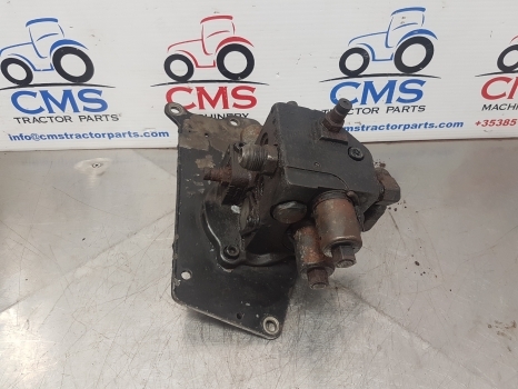 Massey Ferguson 5455 Wet Clutch Pressure Valve 3795681m14 - Clutch and parts for Farm tractor: picture 2 Massey Ferguson 5455 Wet Clutch Pressure Valve 3795681m14 - Clutch and parts for Farm tractor: picture 2