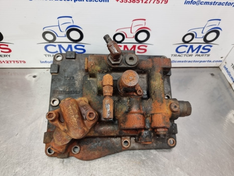 Massey Ferguson 5612, 5400, 5600, 5700, 6700 Hydraulic Pump Cover 4313856m1 - Hydraulics: picture 2 Massey Ferguson 5612, 5400, 5600, 5700, 6700 Hydraulic Pump Cover 4313856m1 - Hydraulics: picture 2