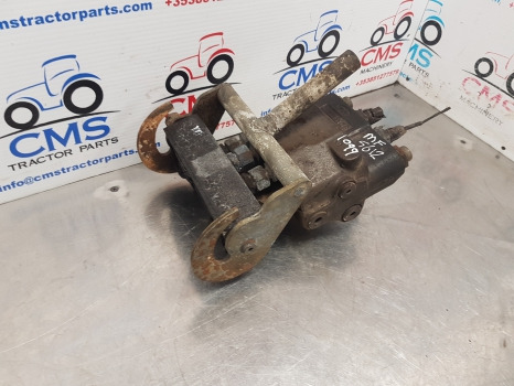 Massey Ferguson 5612, 5611, 5613, Hydraulic Distributor For Parts Only 4381634m3 - Hydraulics: picture 2 Massey Ferguson 5612, 5611, 5613, Hydraulic Distributor For Parts Only 4381634m3 - Hydraulics: picture 2