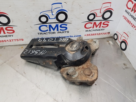 Massey Ferguson 5612, 5712, 5450 Mudguard Hub Bracket Assy Rhs 3909419m91 - Fender: picture 3 Massey Ferguson 5612, 5712, 5450 Mudguard Hub Bracket Assy Rhs 3909419m91 - Fender: picture 3