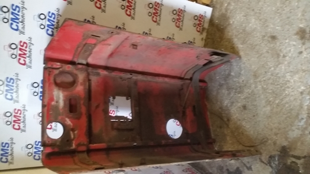 Massey Ferguson 690 Engine Hood Bonnet Assy 1680651m91, 1680650m91, 1680651m91 - Hood for Farm tractor: picture 3 Massey Ferguson 690 Engine Hood Bonnet Assy 1680651m91, 1680650m91, 1680651m91 - Hood for Farm tractor: picture 3
