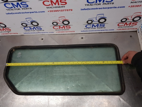 New Holland Ford Fiat Case Tm, 60, Mxm, M 6635, Cab Back Glass Lower 82000485 - Window and parts: picture 4 New Holland Ford Fiat Case Tm, 60, Mxm, M 6635, Cab Back Glass Lower 82000485 - Window and parts: picture 4